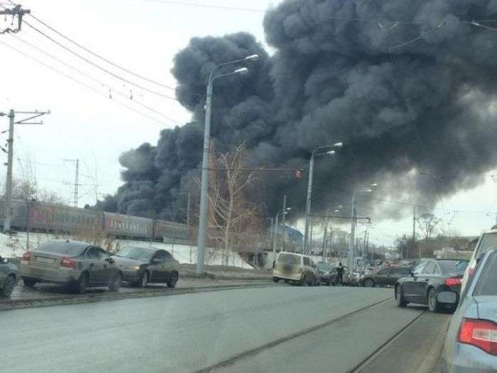 В результаті пожежі в казанському ТЦ «Адмірал» загинули і постраждали люди (11 фото + 2 відео)