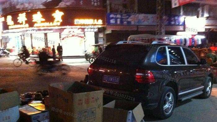 Що служить прилавком для вуличних торговців в Китаї (36 фото)