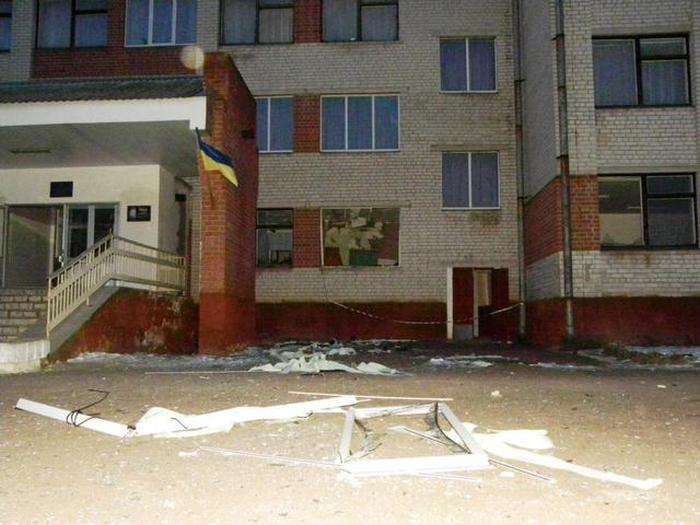 У Чернігівській області затримали чоловіка, який приніс у школу гранатомет (7 фото)