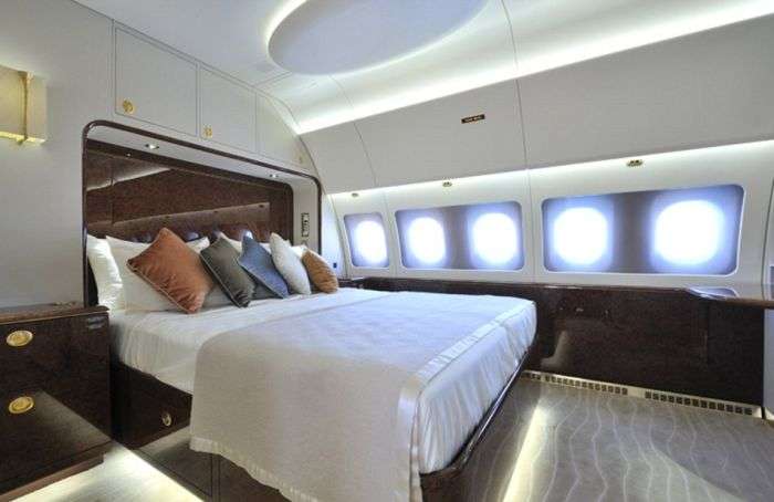Принц Чарльз і його дружина Камілла орендували розкішний Airbus A320 Head Of State за 250 000 фунтів стерлінгів (10 фото)