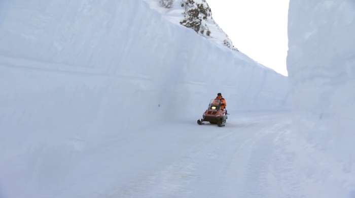 Дивовижна та небезпечна гірська дорога в Норвегії (6 фото)