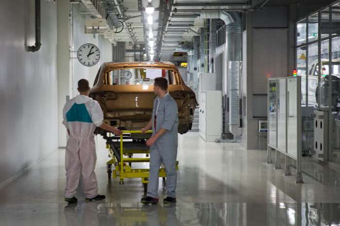 Фоторепортаж з лейпцизького заводу Porsche (45 фото)