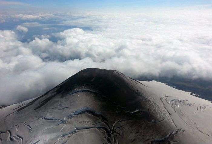 У Чилі почав вивергатися вулкан Вільярріка (15 фото)