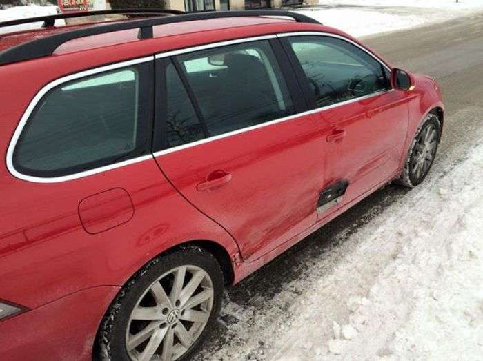 Як невдалий винуватець ДТП втік з місця аварії (2 фото)