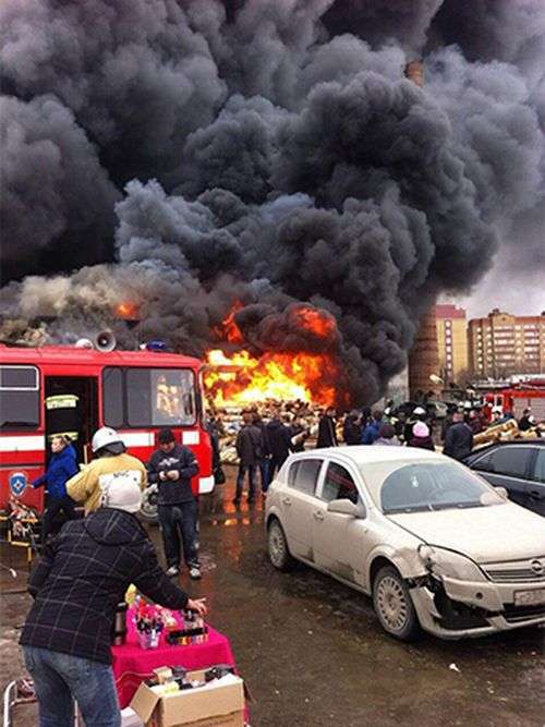 В результаті пожежі в казанському ТЦ «Адмірал» загинули і постраждали люди (11 фото + 2 відео)