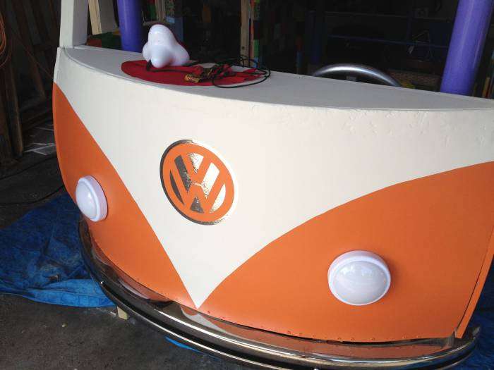 Саморобна двоярусне дитяче ліжко у вигляді фургона Volkswagen Type 2 (26 фото)