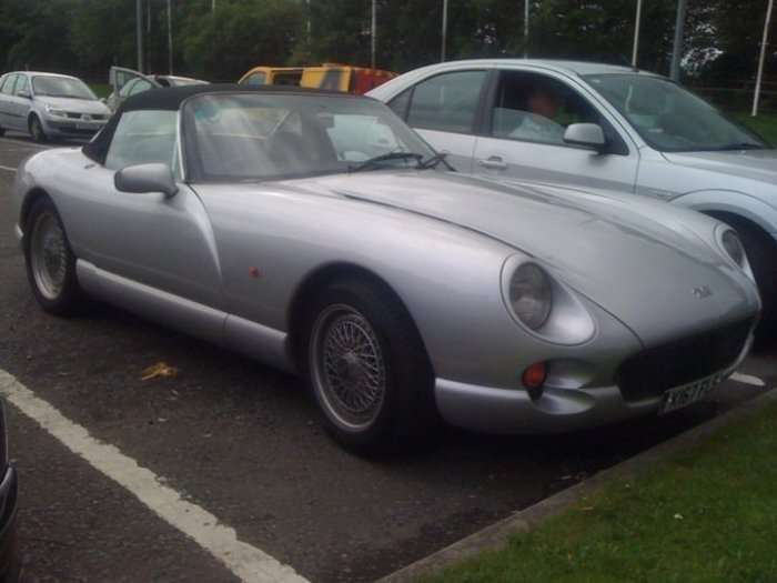 Фотозвіт про реставрацію британського спорткара TVR Chimaera (40 фото)