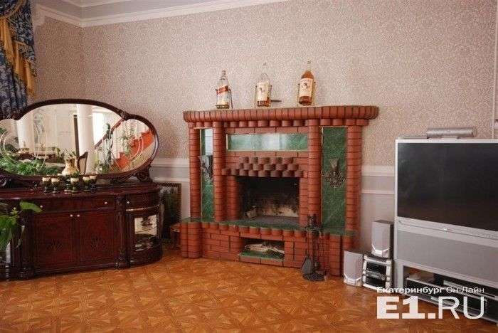 У Єкатеринбурзі продається розкішний циганський особняк (18 фото)