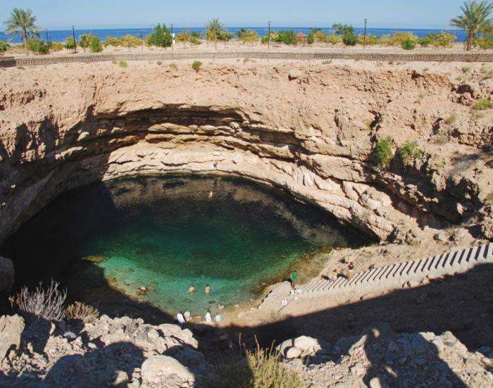 Фотографії моторошних провалів з різних куточків планети (28 фото)