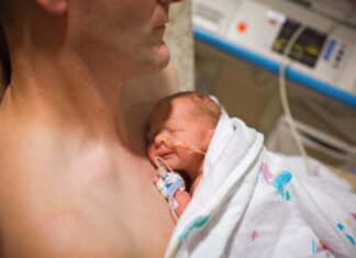 Нам потрібно краще розпізнавати післяпологову депресію у батьків