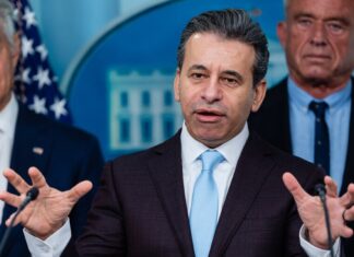 FDA Захищає Рішення про Затримку Розгляду Флю-Вакцини Moderna