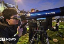 Традиція спостереження за місяцем поєднує громади Великобританії для свята Ід аль-Фітр