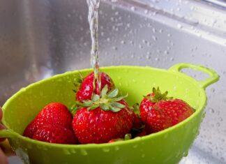 Новий засіб для миття фруктів на основі крохмалю видаляє 96% пестицидів та продовжує свіжість