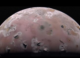 Що ховається під вулканами супутника Юпітера Іо? Зонд NASA Juno щойно зазирнув