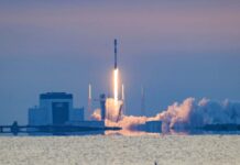 Чорна пігулка: SpaceX провів перший випробувальний запуск Starfall