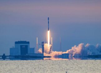 Чорна пігулка: SpaceX провів перший випробувальний запуск Starfall