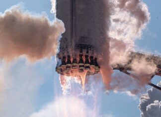SpaceX відкочує Starship для перевірки перед 13-м польотом