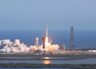 Чому місія NASA Europa Clipper є важливою для пошуку позаземного життя